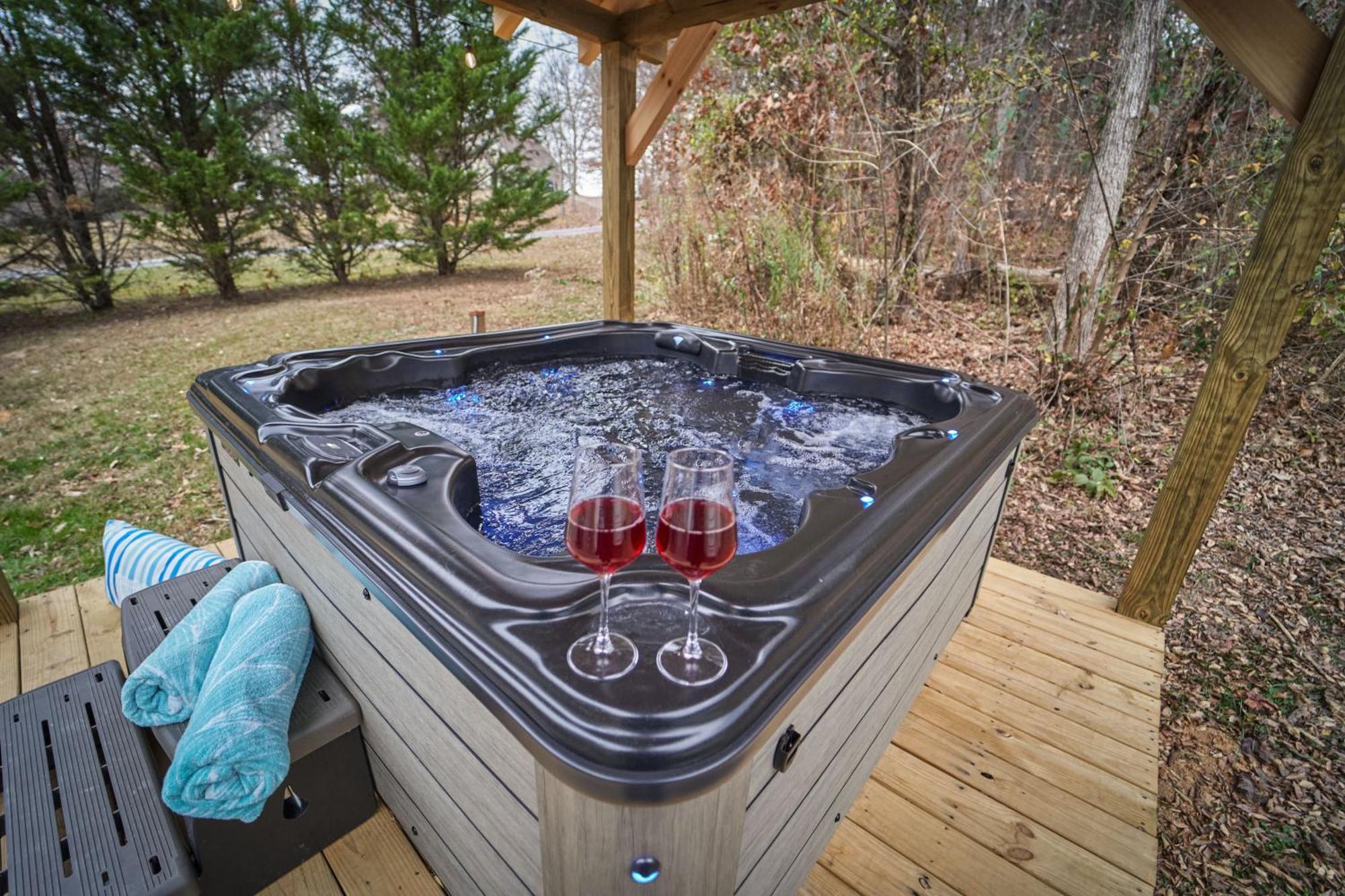 Entertainment Galore! Luxurious Property, Spectacular & Peaceful Setting, Great Location, Close To Major Attractions!! Pigeon Forge Zewnętrze zdjęcie