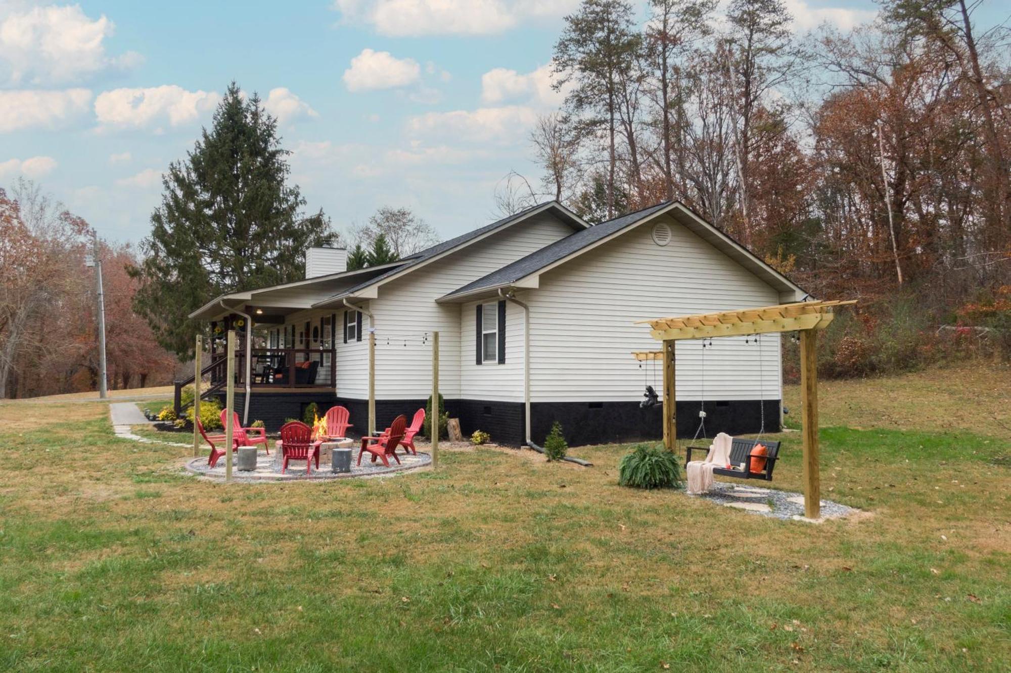 Entertainment Galore! Luxurious Property, Spectacular & Peaceful Setting, Great Location, Close To Major Attractions!! Pigeon Forge Zewnętrze zdjęcie